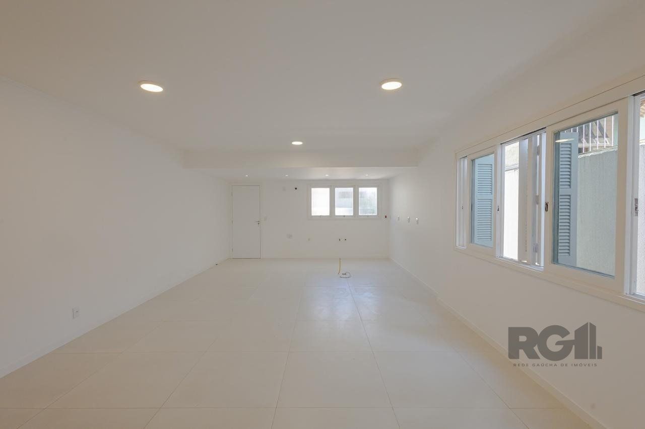 Casa à venda com 3 quartos, 228m² - Foto 21