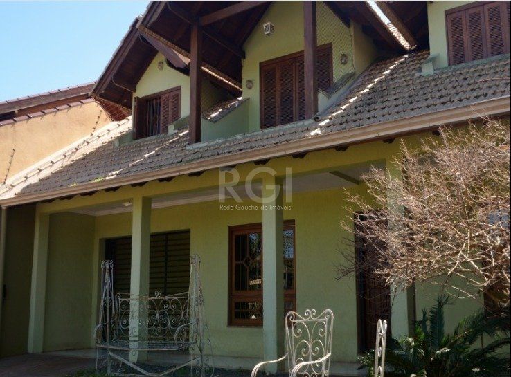 Casa à venda com 2 quartos, 239m² - Foto 1