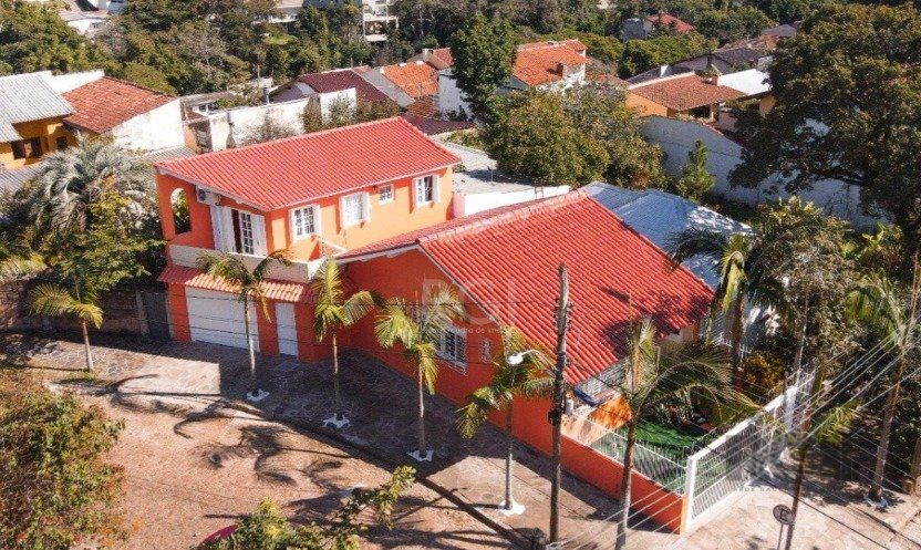 Casa à venda com 3 quartos, 197m² - Foto 2