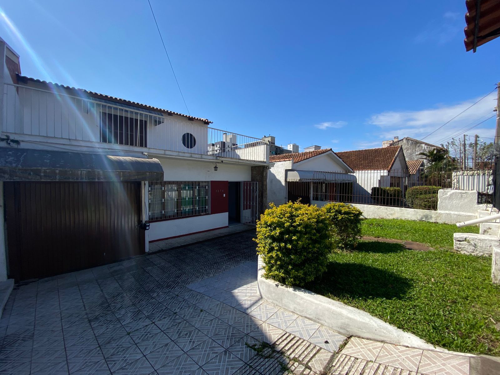 Casa à venda com 3 quartos, 244m² - Foto 2