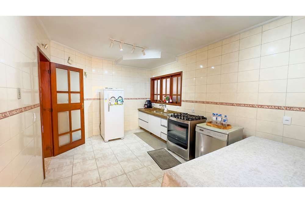 Casa à venda com 4 quartos, 307m² - Foto 33