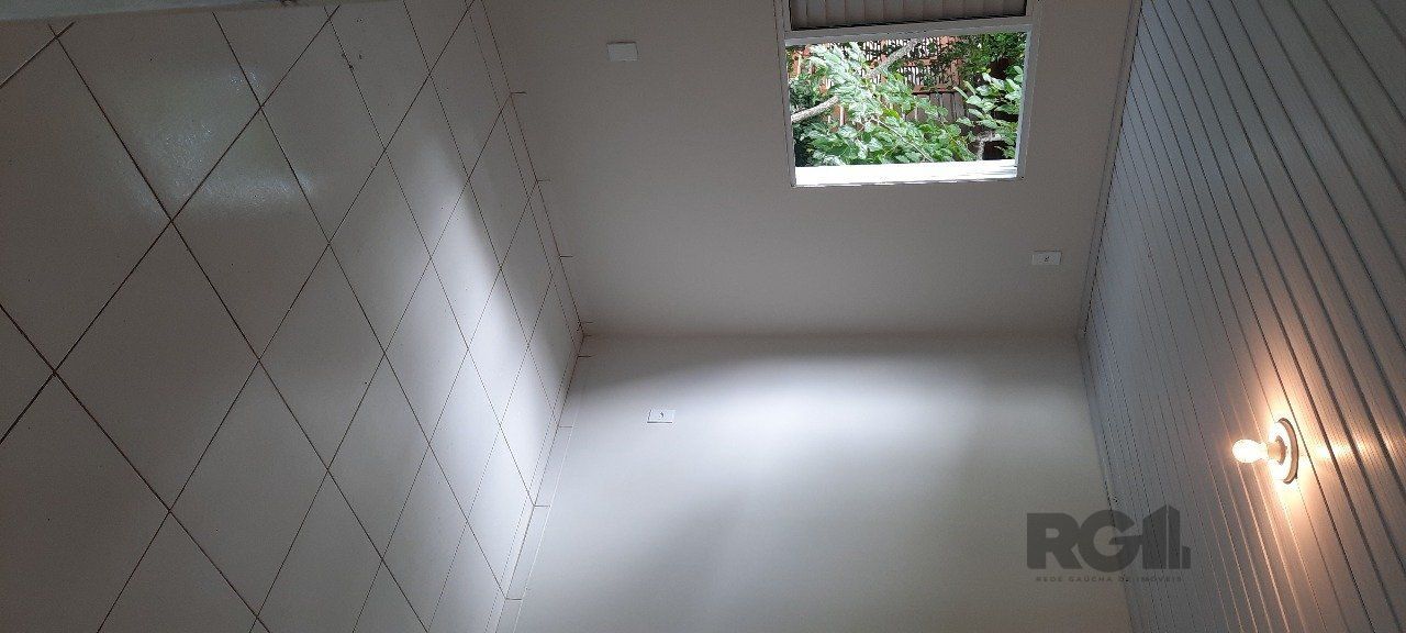Casa à venda com 8 quartos, 200m² - Foto 71