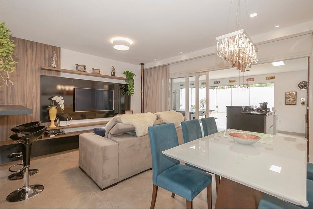 Casa à venda com 3 quartos, 170m² - Foto 1