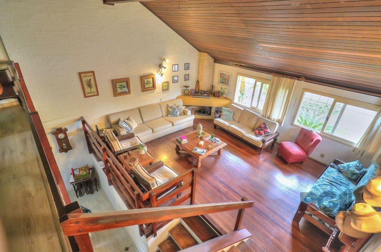 Casa à venda com 5 quartos, 232m² - Foto 8
