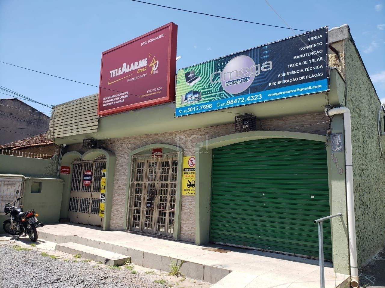 Casa 3 dormitórios e 3 lojas comerciais no bairro Passo da areia Porto Alegre RS