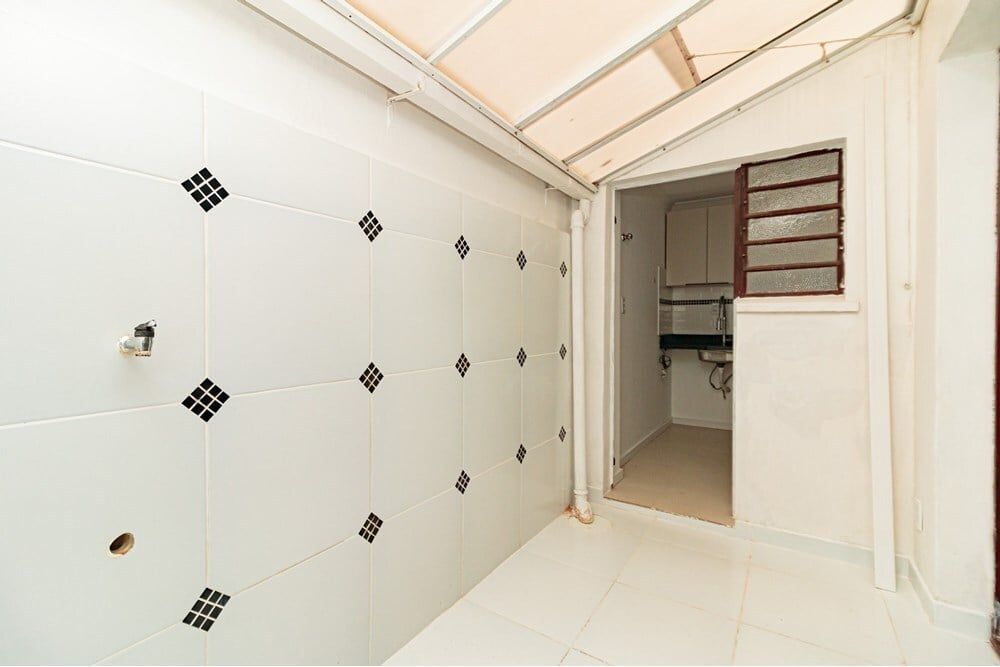 Apartamento à venda com 1 quarto, 61m² - Foto 2