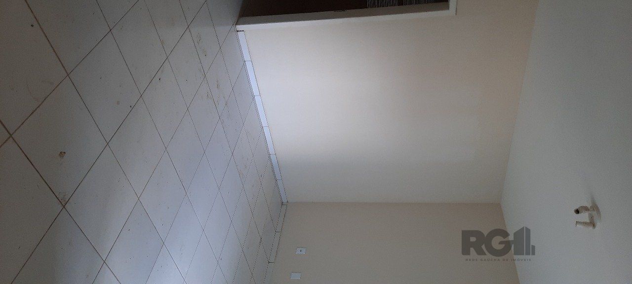 Casa à venda com 8 quartos, 200m² - Foto 51