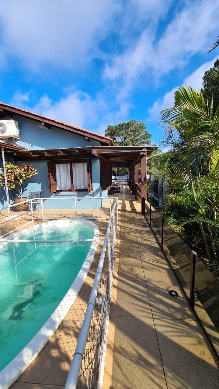 Casa à venda com 3 quartos, 125m² - Foto 1