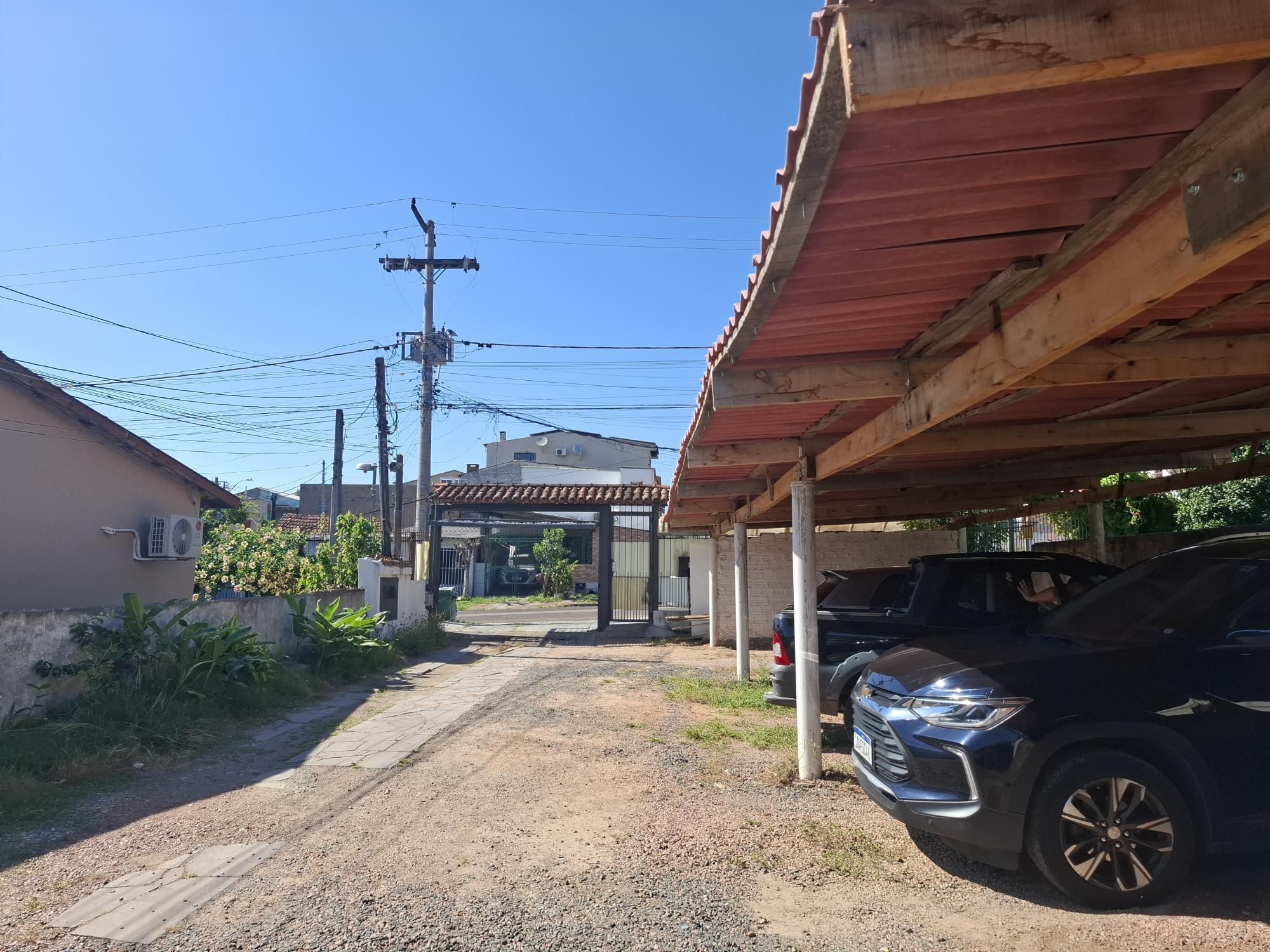 ÓTIMO terreno com 705m² no Bairro Camaquã - localização excelente - 5 min do Barra Shopping.