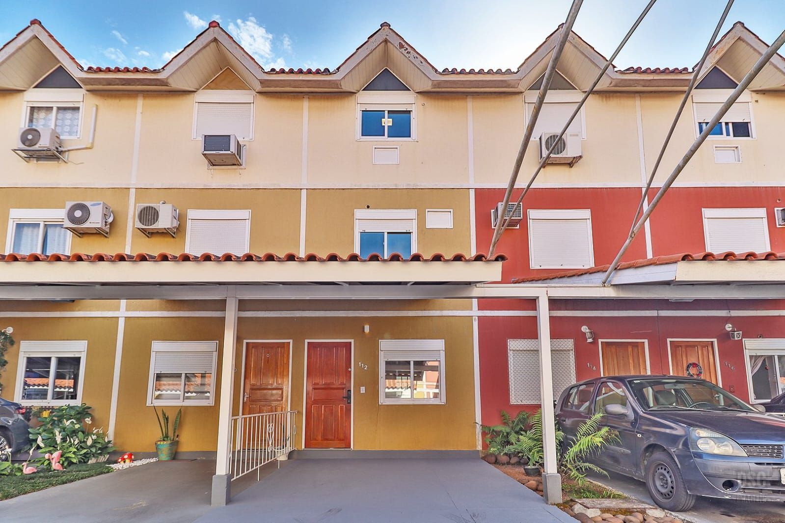 Casa em condomínio disponível para locação, 3 dormitórios no bairro Camaquã, Porto Alegre