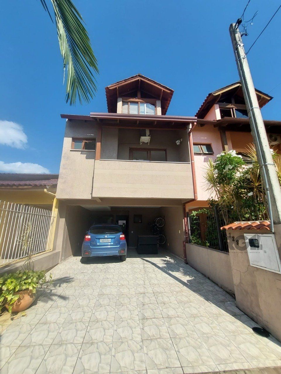 Casa à venda com 3 quartos, 191m² - Foto 1