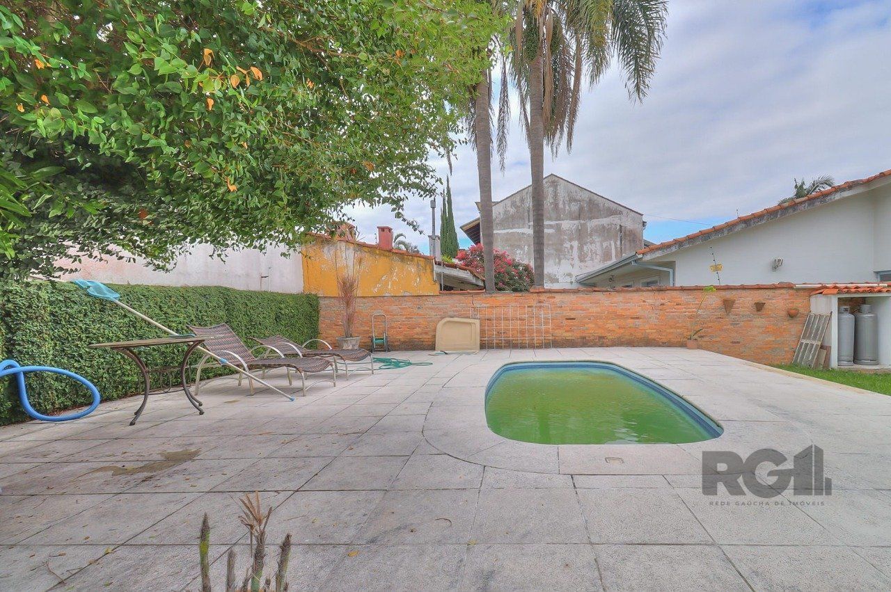 Casa à venda com 5 quartos, 232m² - Foto 33