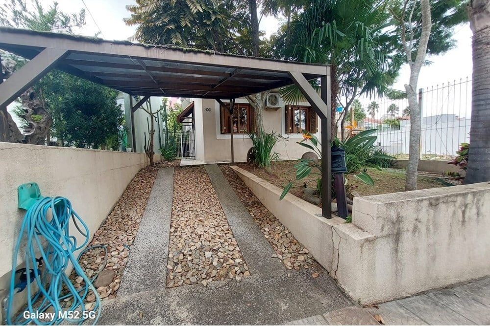 Casa à venda com 2 quartos, 80m² - Foto 1