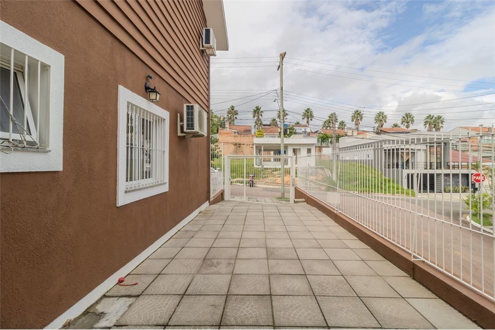 Casa à venda com 3 quartos, 109m² - Foto 7
