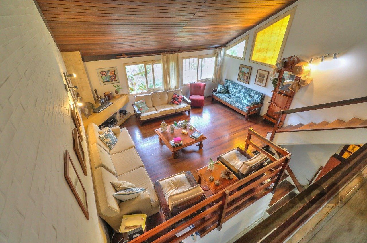 Casa à venda com 5 quartos, 232m² - Foto 9