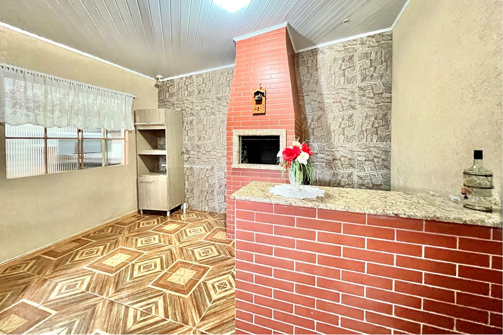 Casa à venda com 5 quartos, 240m² - Foto 1