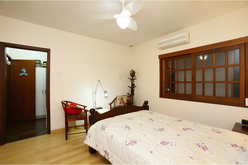 Casa à venda com 3 quartos, 355m² - Foto 4