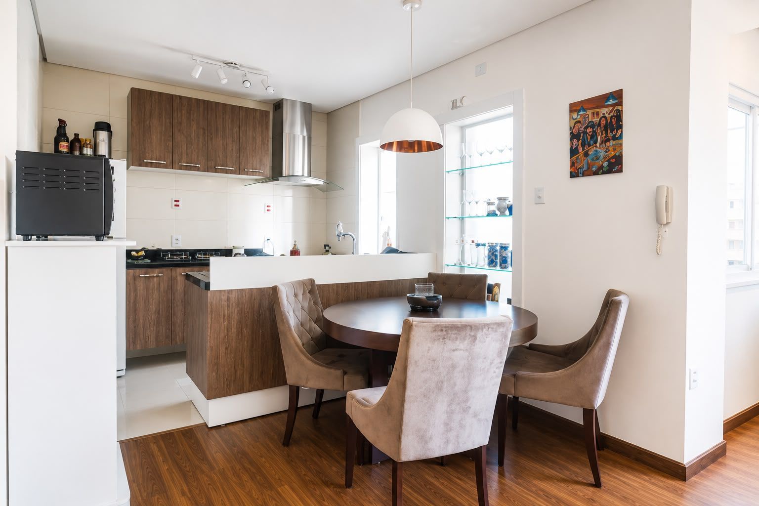 Apartamento, 2 dormitórios, area de serviço, bairro Petropolis, Porto Alegre/RS — foto 2