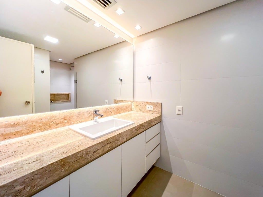 Apartamento à venda com 4 quartos, 226m² - Foto 7