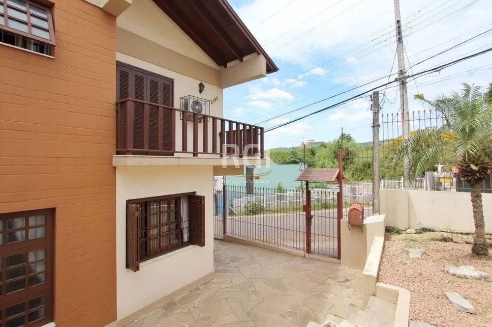 Casa, 4 quartos, 259 m² - Foto 1