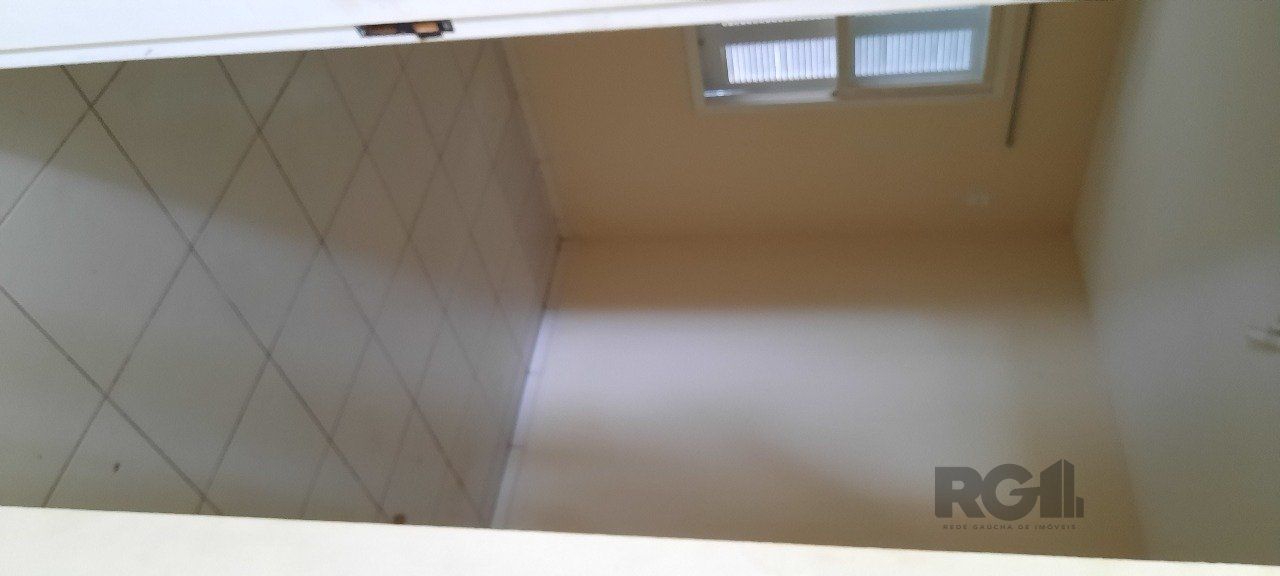 Casa à venda com 8 quartos, 200m² - Foto 42