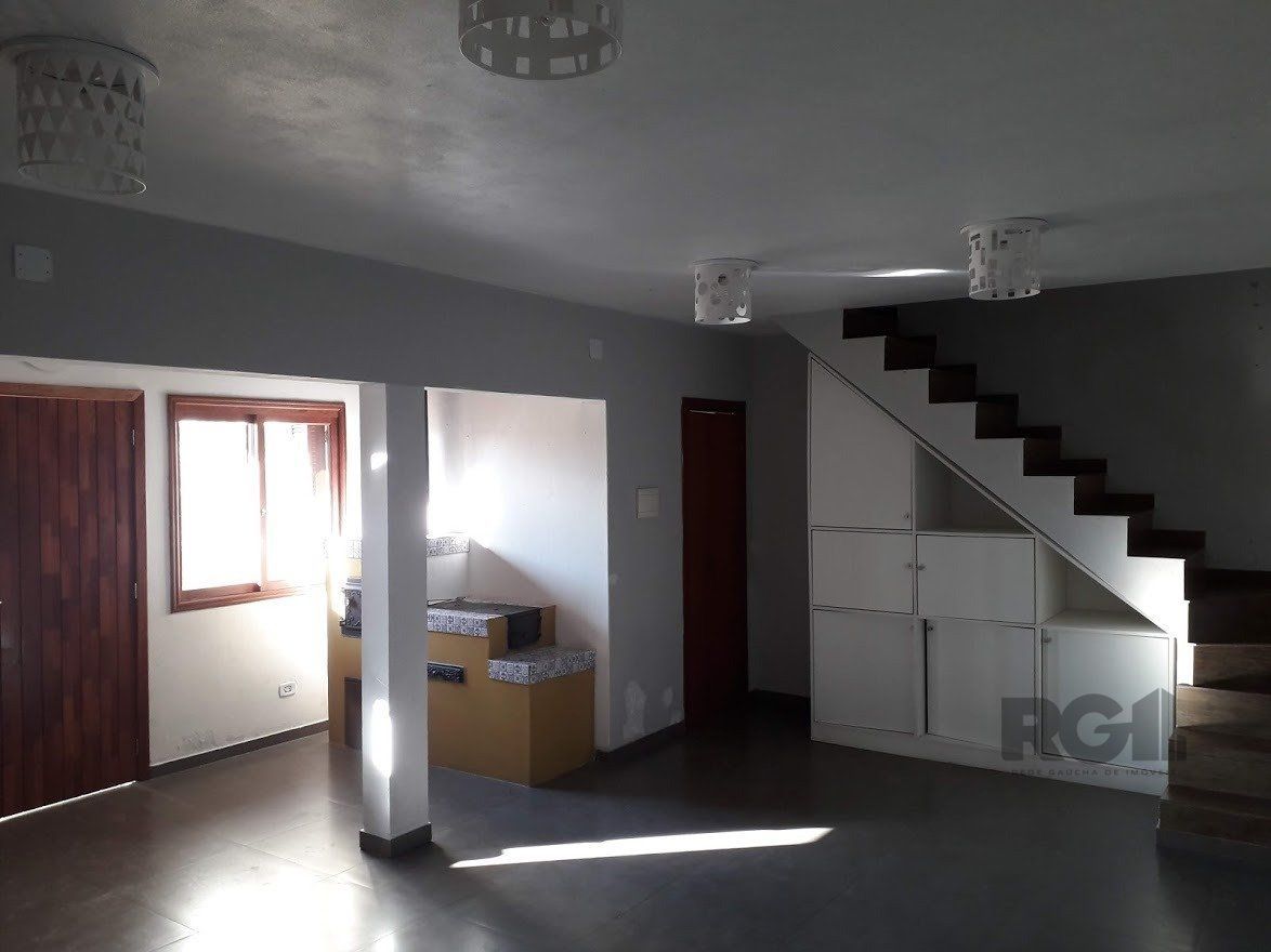 Casa à venda com 2 quartos, 81m² - Foto 2