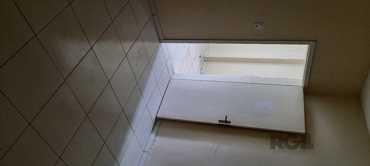 Casa à venda com 8 quartos, 200m² - Foto 45