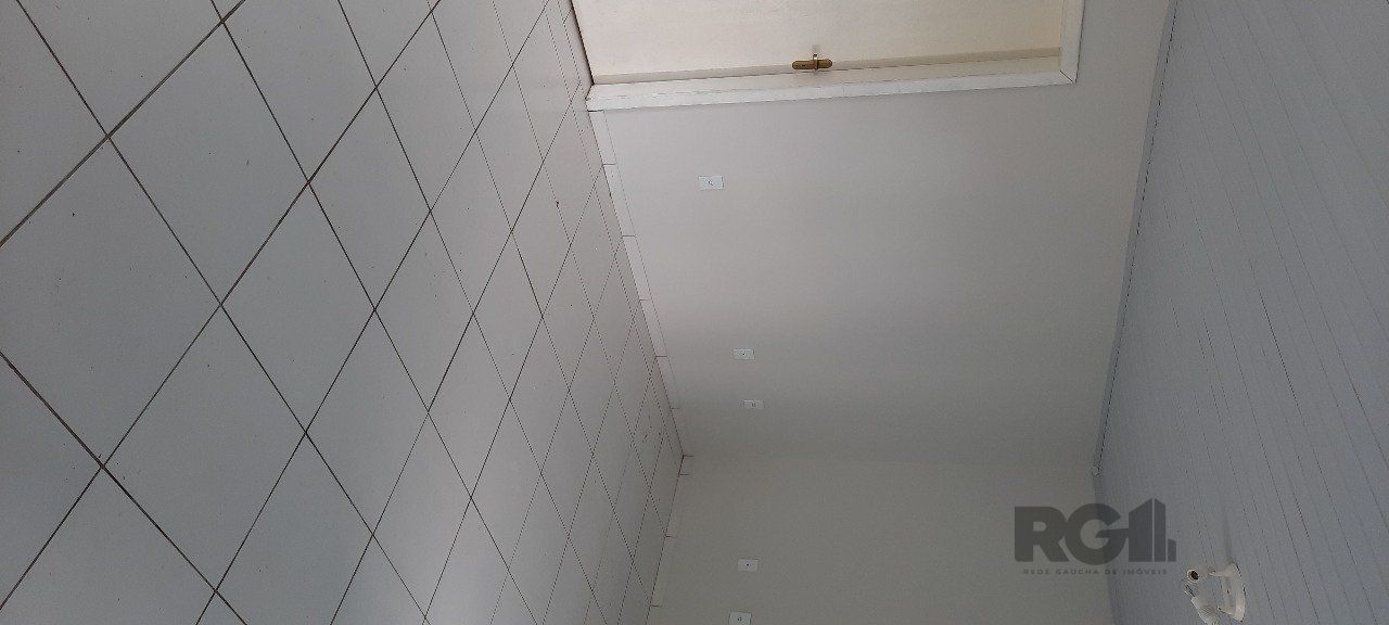 Casa à venda com 8 quartos, 200m² - Foto 79