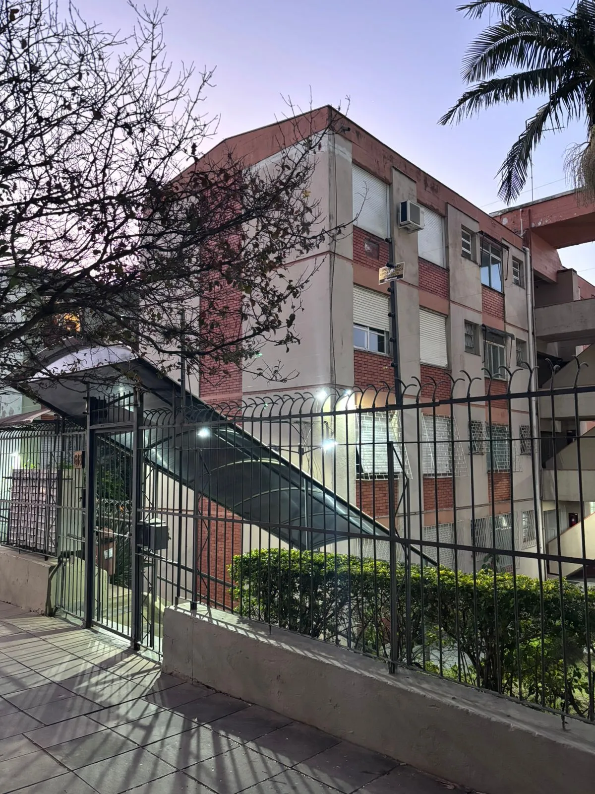 Apartamento à venda com 49m², 2 quartos, 1 vaga no bairro Cristal em Porto Alegre