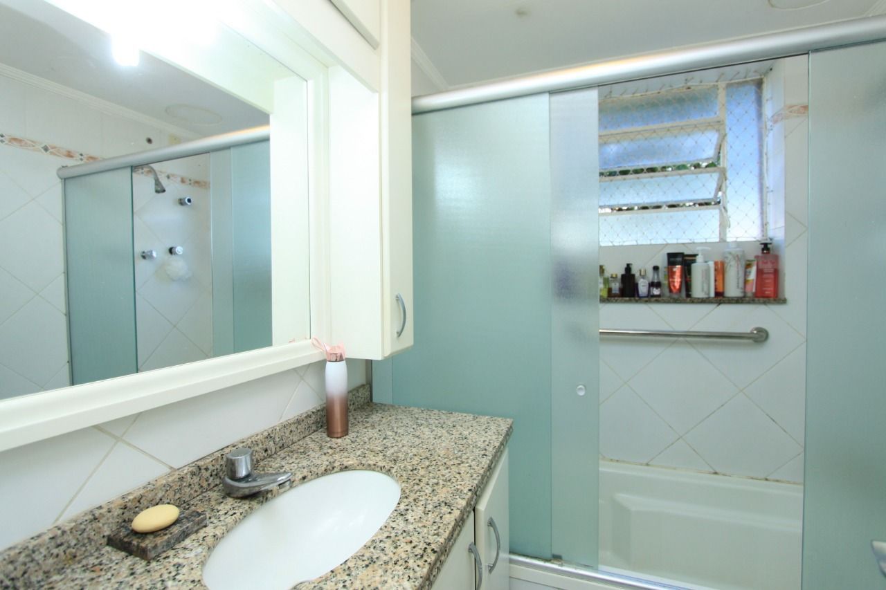 Apartamento à venda com 2 quartos, 76m² - Foto 9