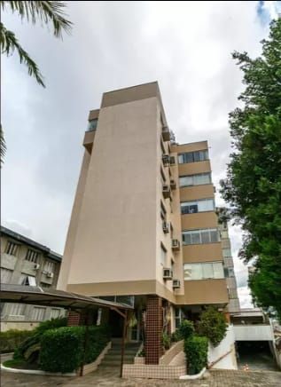 Apartamento com 02 quartos e 01 vaga coberta no Bairro Menino Deus, Porto Alegre