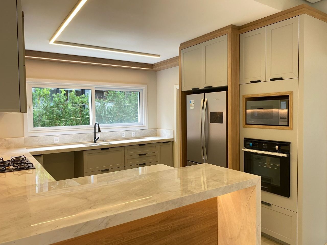 Casa de Condomínio à venda com 3 quartos, 321m² - Foto 11
