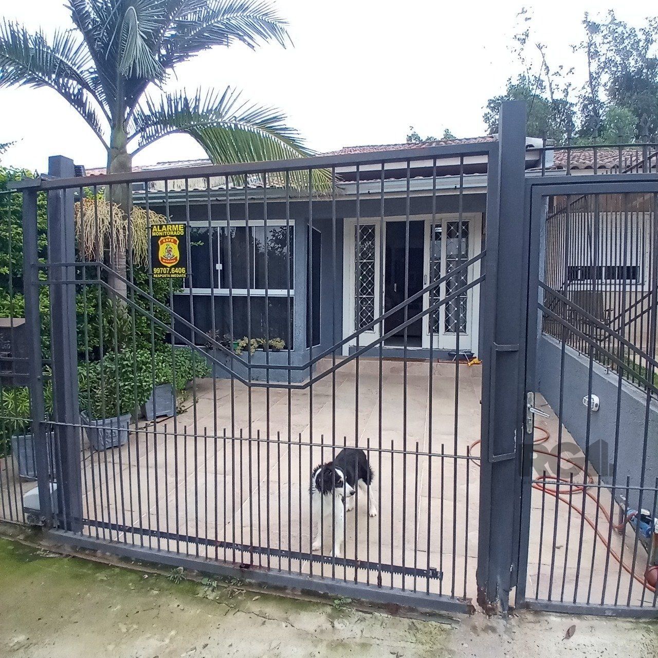 Casa à venda com 4 quartos, 97m² - Foto 1