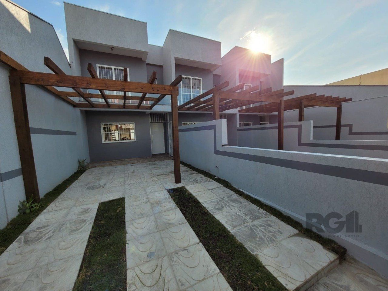 Casa à venda com 3 quartos, 95m² - Foto 2
