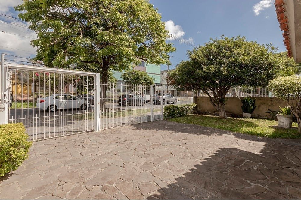 Casa à venda com 4 quartos, 381m² - Foto 4