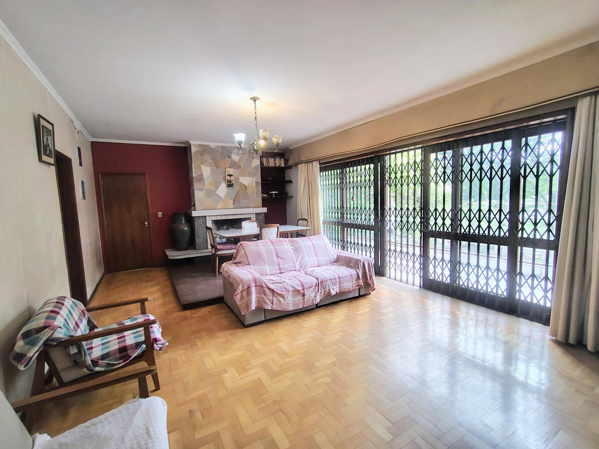 Casa, 3 suítes, para alugar, 388 m², Vila Ipiranga - Porto Alegre — foto 3