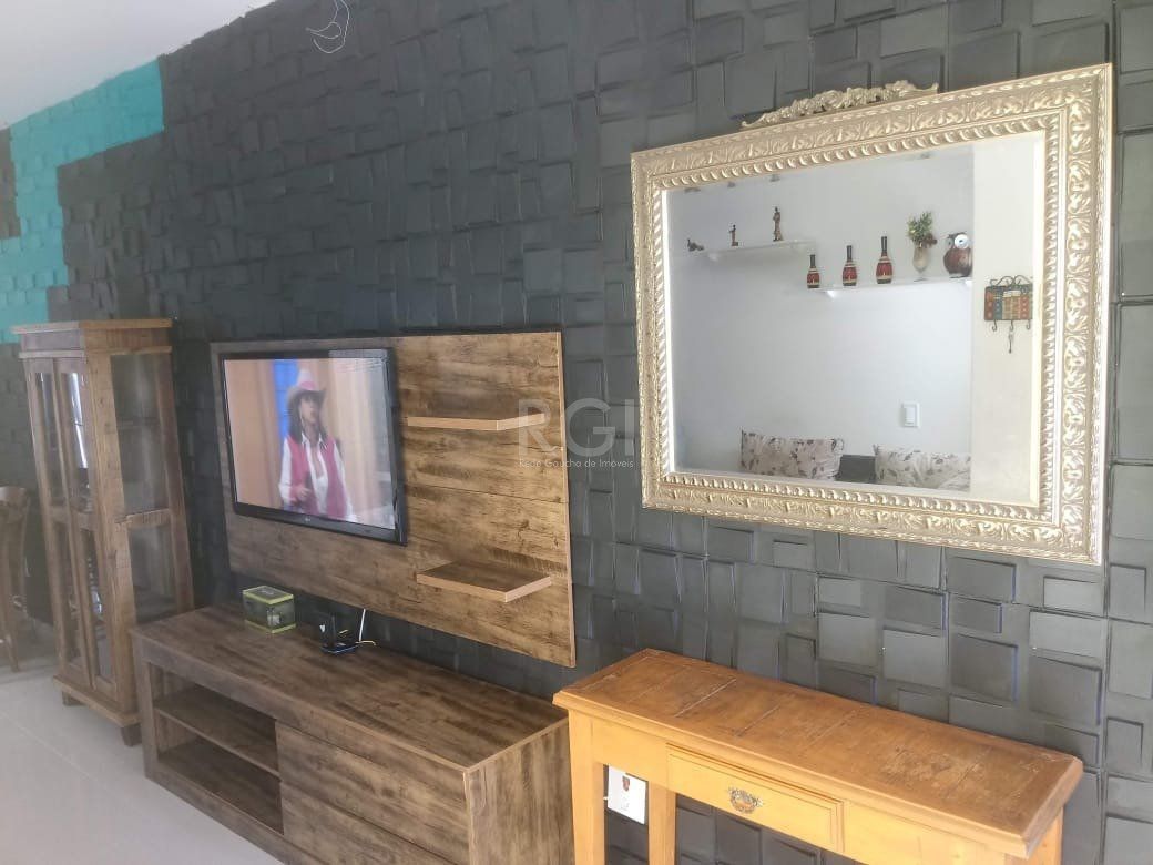 Casa à venda com 2 quartos, 97m² - Foto 1