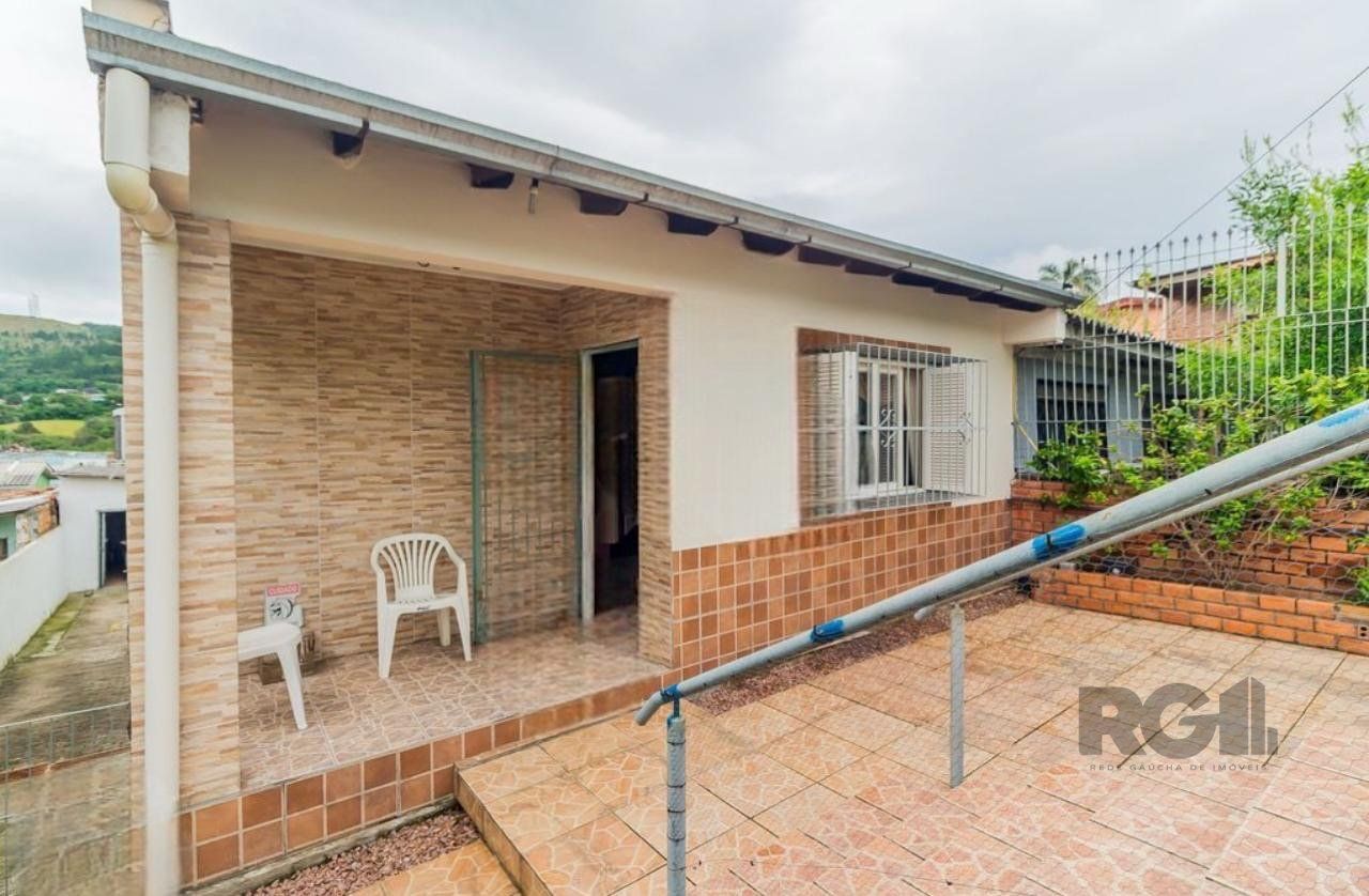 Casa à venda com 3 quartos, 300m² - Foto 1