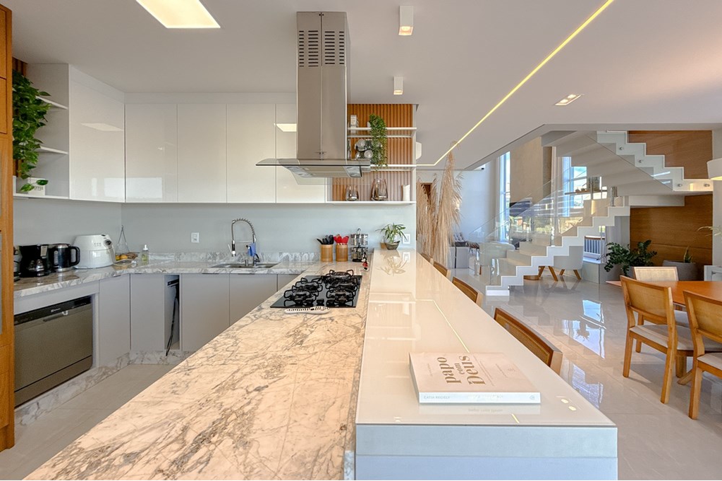 Casa de Condomínio à venda com 4 quartos, 303m² - Foto 38
