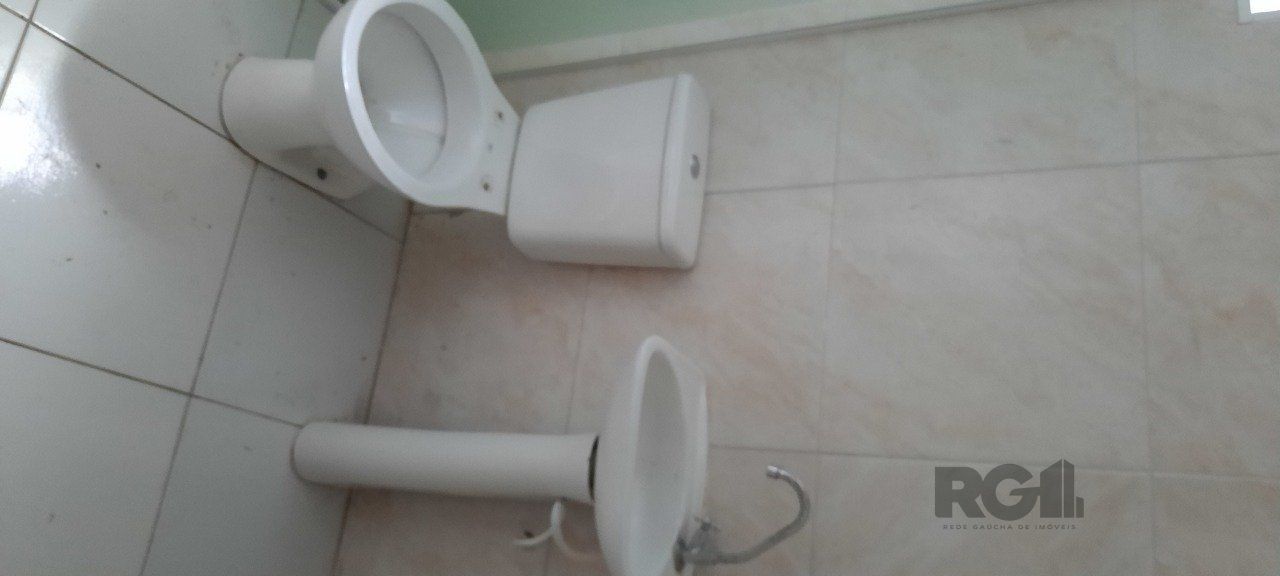 Casa à venda com 8 quartos, 200m² - Foto 50