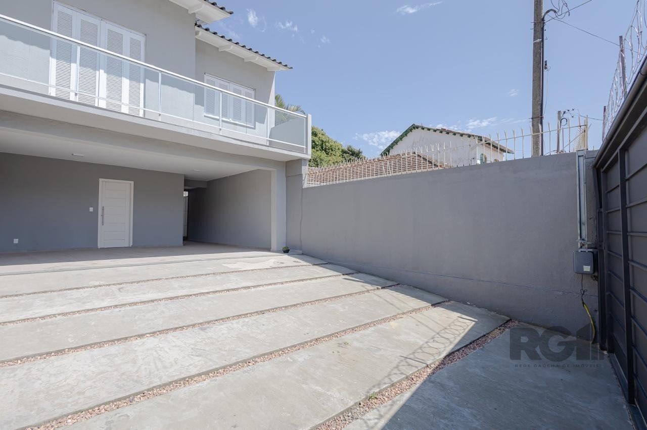 Casa à venda com 3 quartos, 228m² - Foto 6