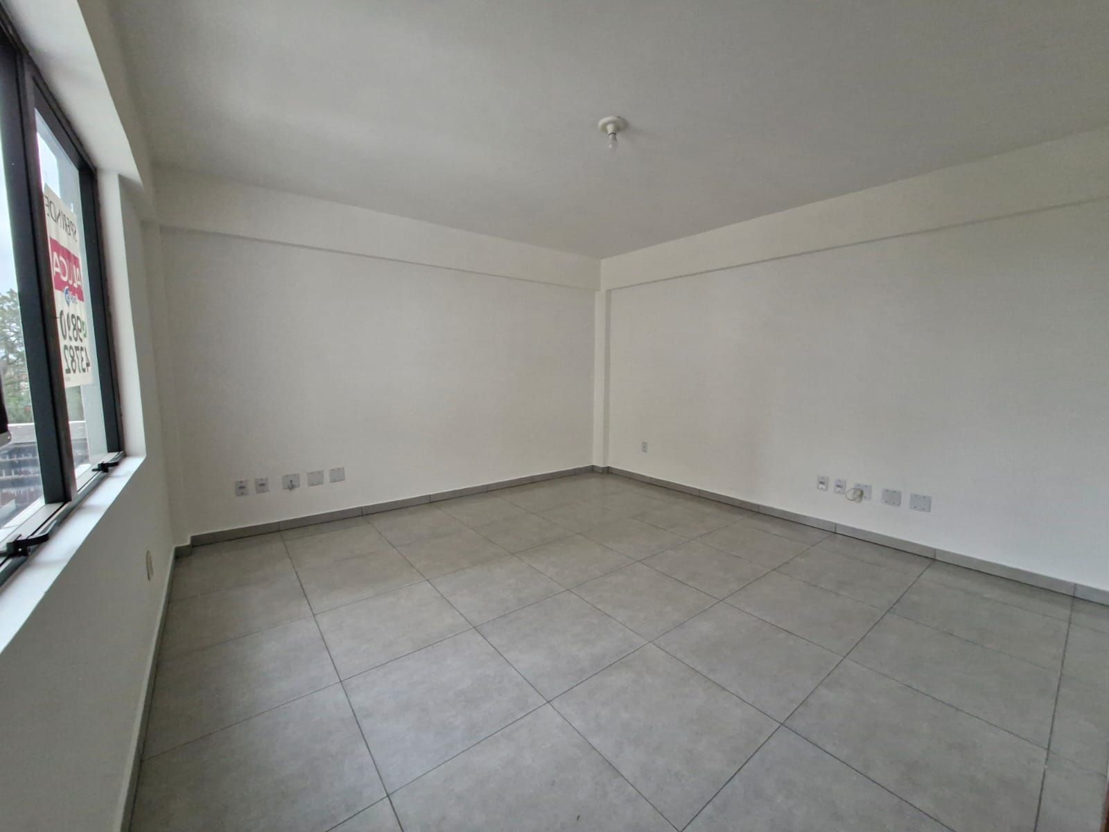Conjunto Comercial-Sala para alugar com 1 quarto, 21m² - Foto 4