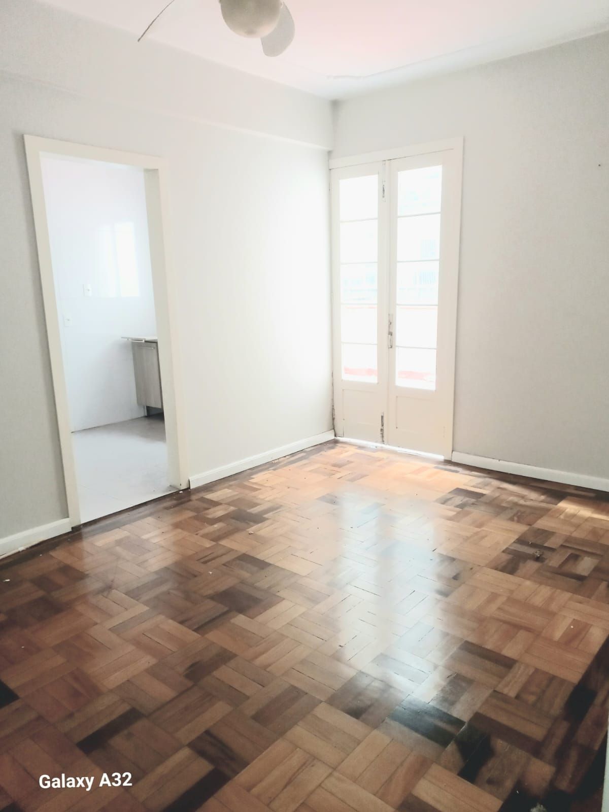 AMPLO APARTAMENTO NO CENTRO HISTÓRICO