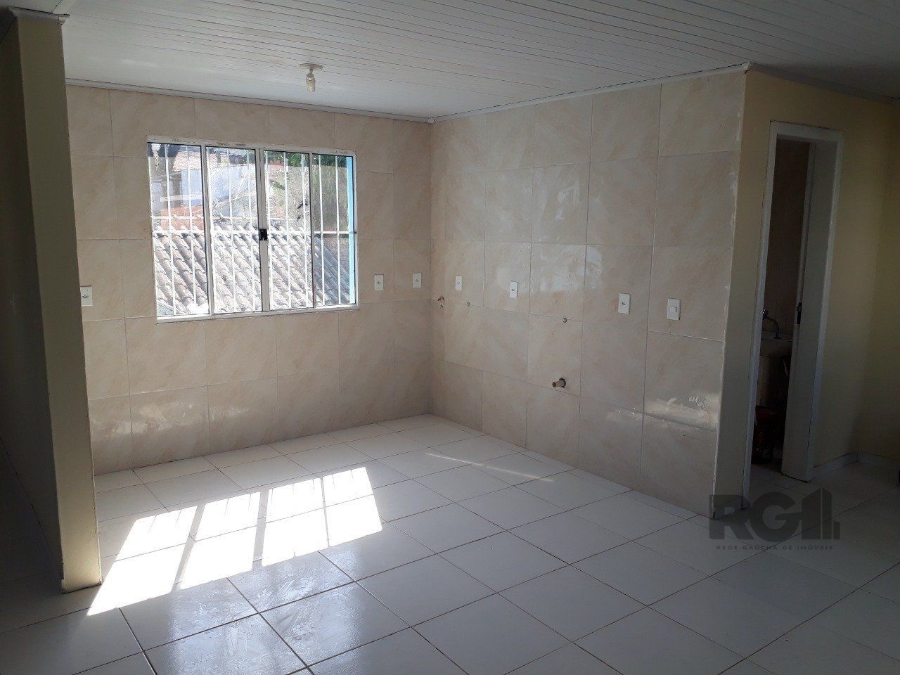 Casa à venda com 8 quartos, 200m² - Foto 60