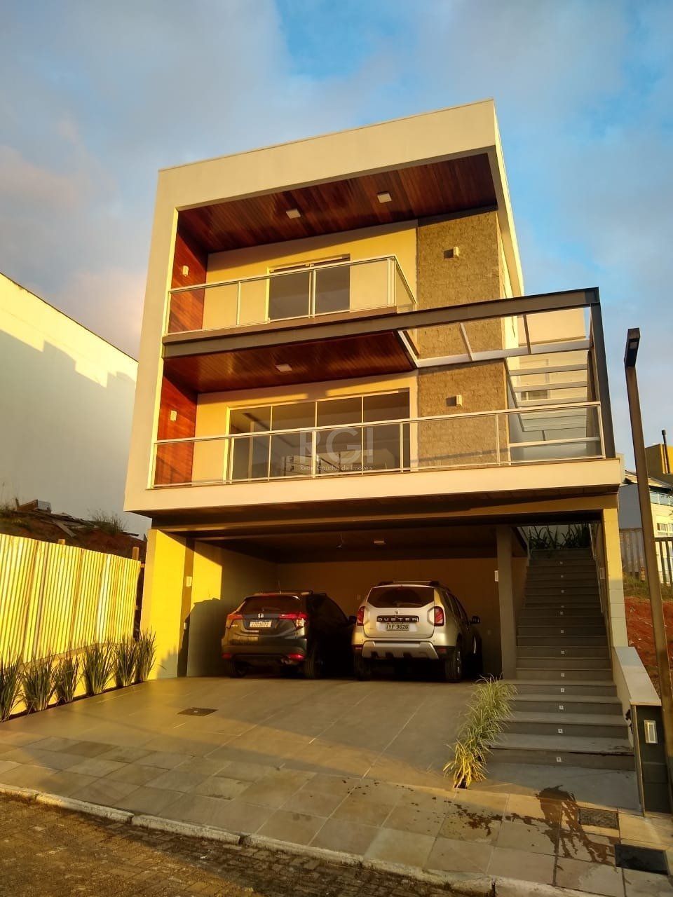 Casa à venda com 3 quartos, 200m² - Foto 1