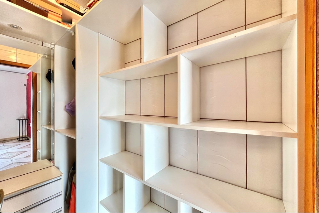 Casa à venda com 5 quartos, 240m² - Foto 8