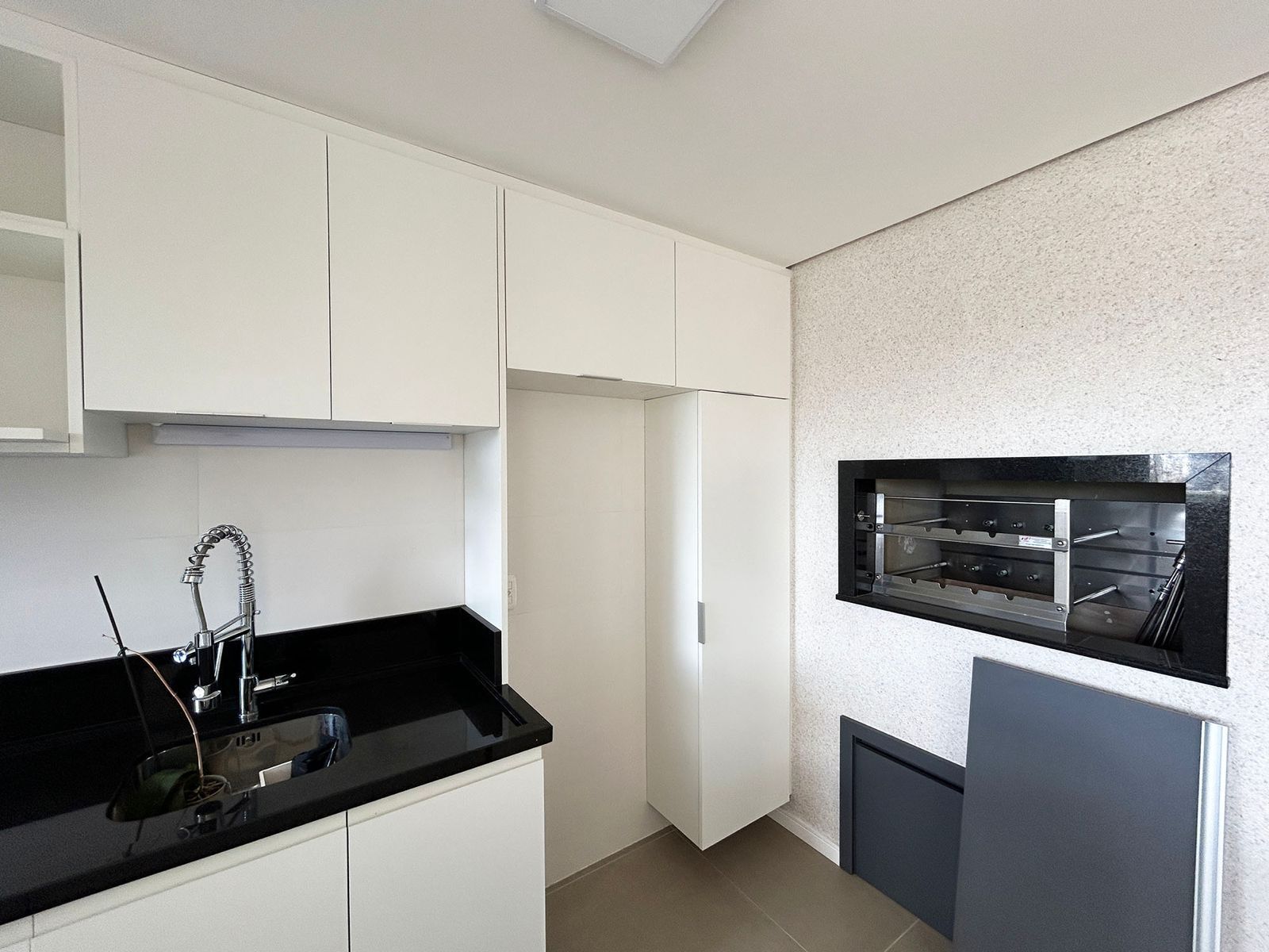 Apartamento à venda com 1 quarto, 58m² - Foto 11