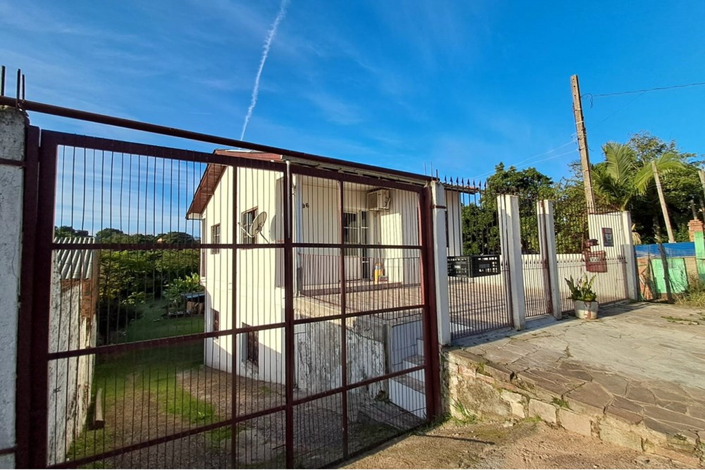 Casa à venda com 2 quartos, 106m² - Foto 1