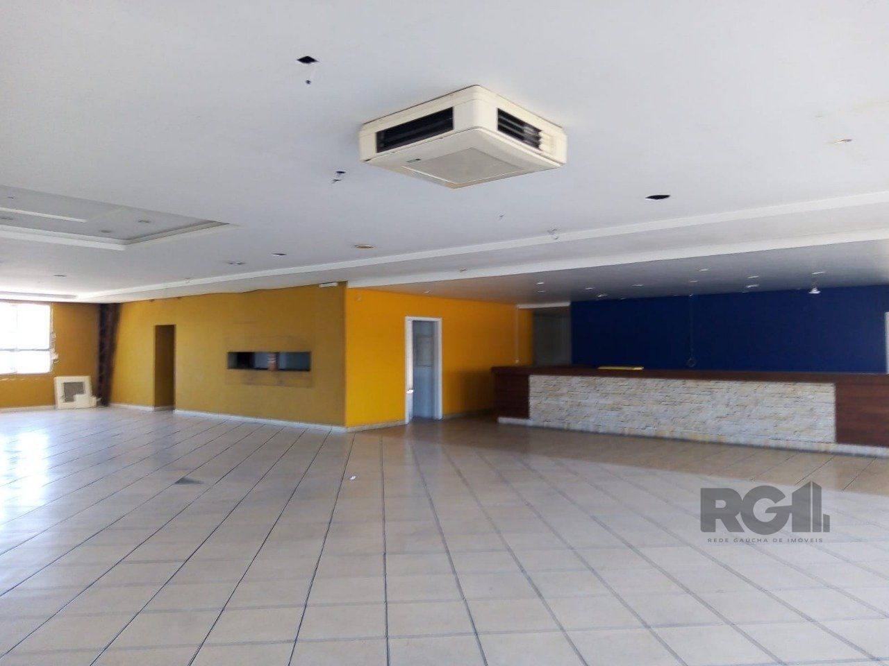 Sala Comercial para alugar, 600m², Cavalhada - Porto Alegre