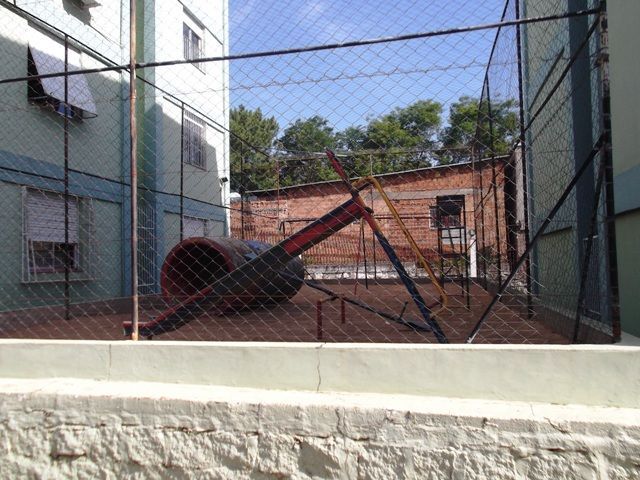 Apartamento de 3 dormitórios , portaria 24 horas , salão de festas , churrasqueira !
